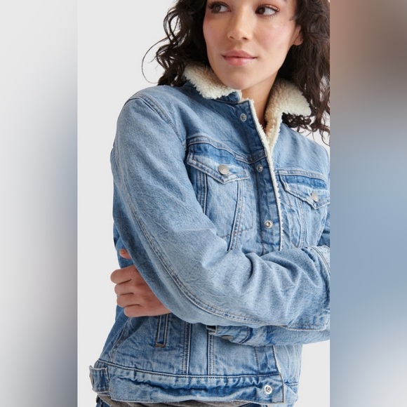 NWT Lucky Brand Faux Shearling Lined Denim Trucker Jacket - Picture 2 of 3